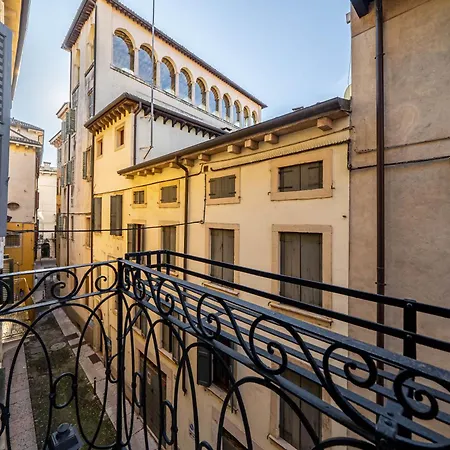 Casa Nicola Alle Arche Scaligere شقة